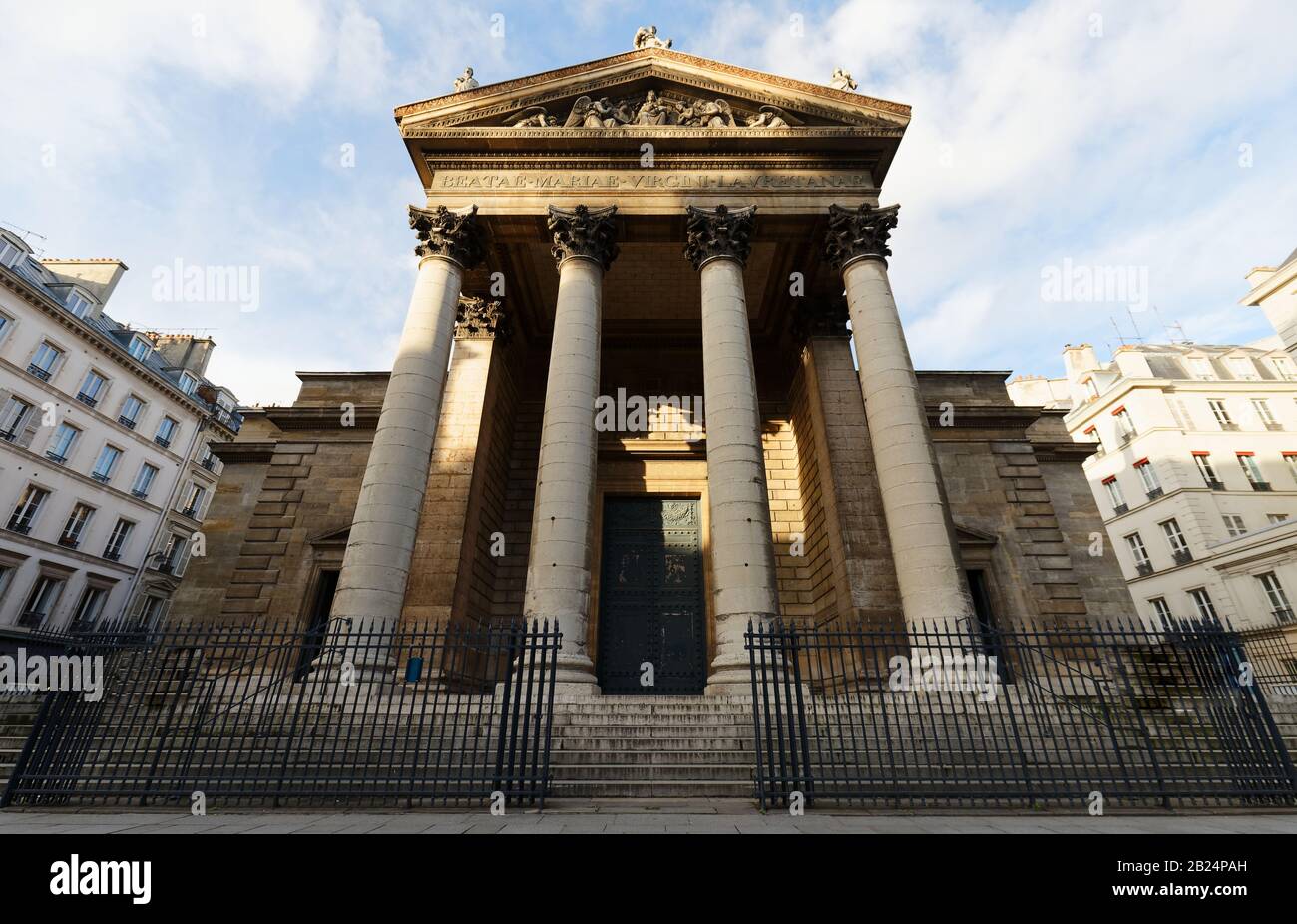 La Notre Dame de Lorette es una iglesia neoclásica en el distrito 9 de