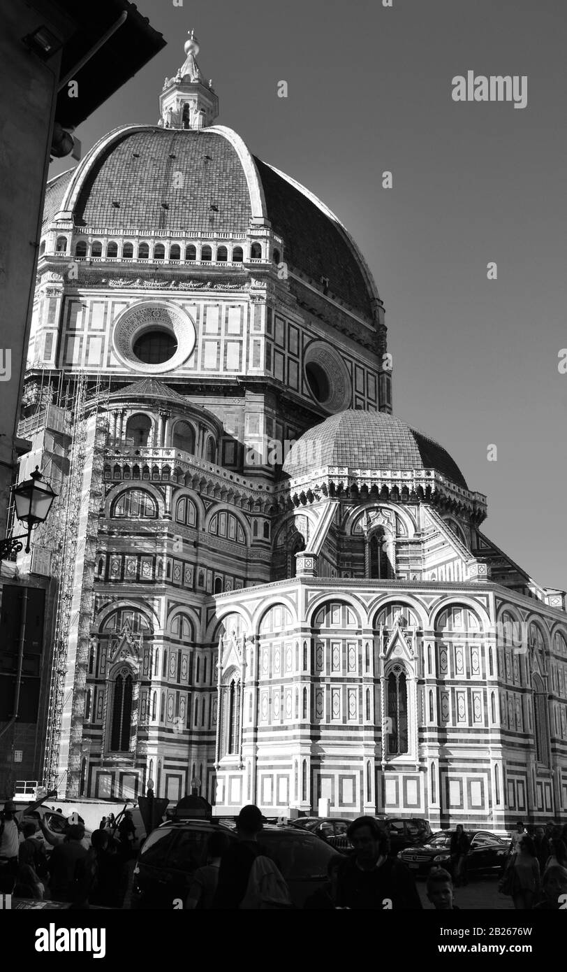Octubre 2016 - Il Duomo Di Firenze. La cúpula principal de la catedral de Florencia (Catedral de Santa María del Fiore) en blanco y negro Foto de stock