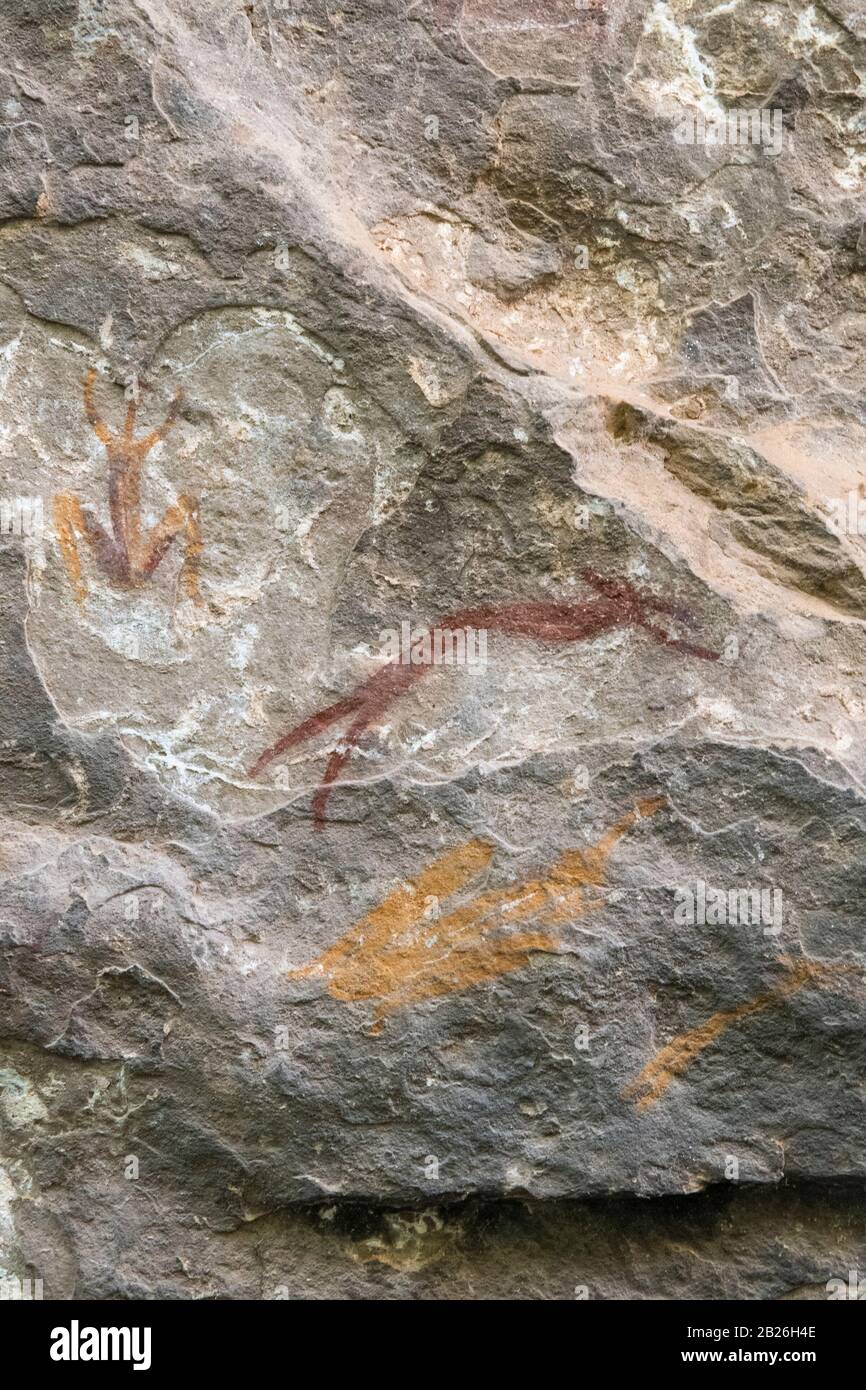 Arte rupestre en la cueva de Liphofung, Lesotho Foto de stock