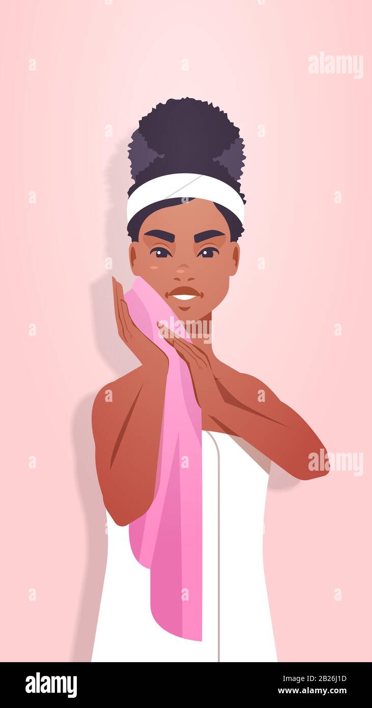 afro americano mujer limpieza cara con toalla rosa chica limpieza