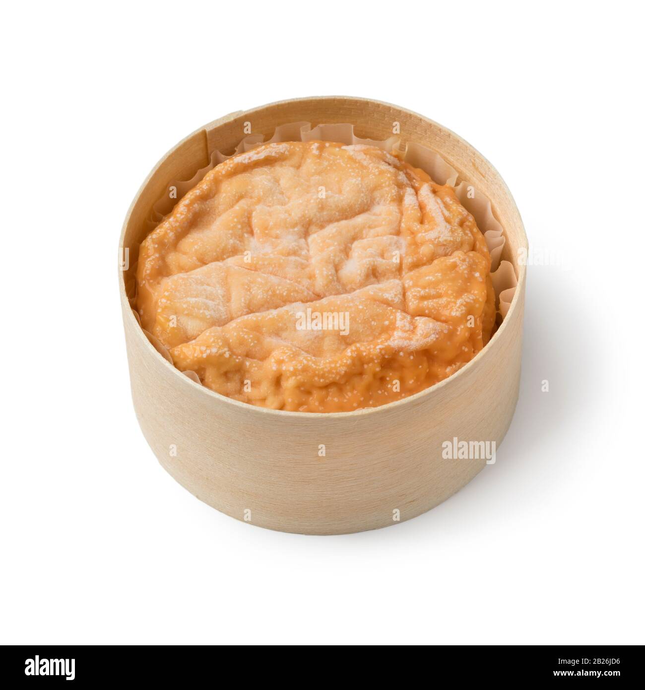 Petit Gaugry queso en una caja de cerca aislado sobre fondo blanco Foto de stock