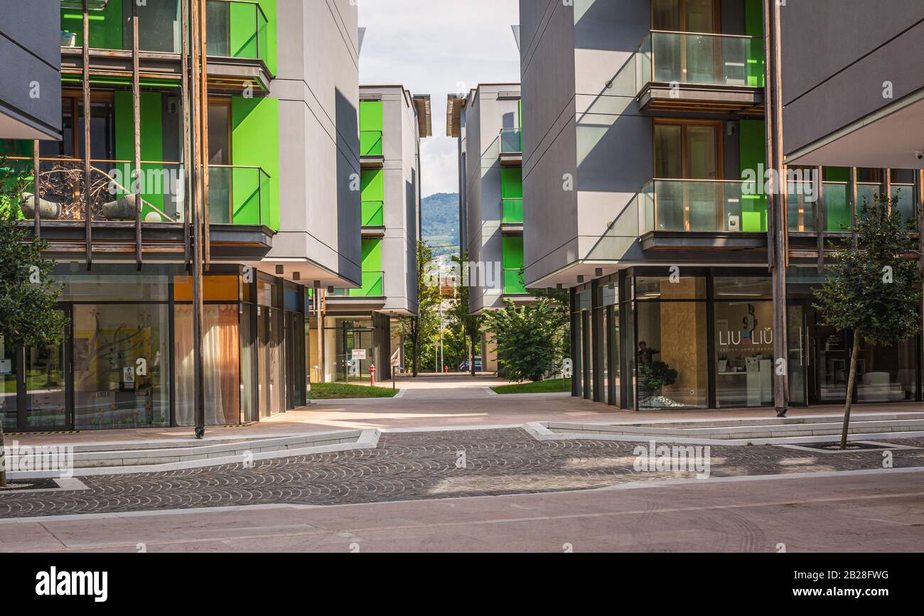 Le Albere barrio residencial de Trentto diseñado por el famoso arquitecto  italiano Renzo Piano, año 2013 Fotografía de stock - Alamy