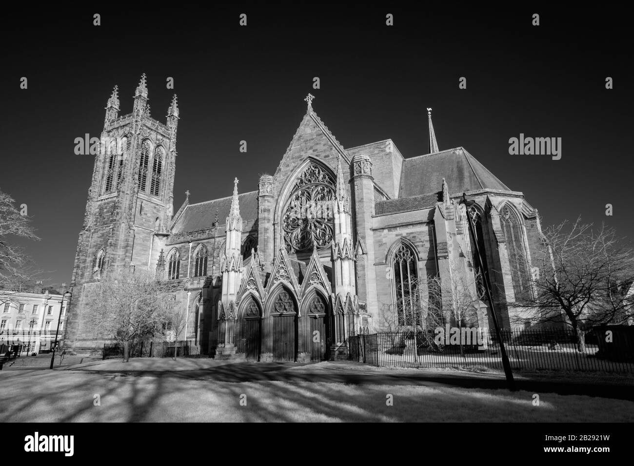 Iglesia Parroquial de todos los Santos, Leamington Spa, Warwickshire, Reino Unido elevación sur. Foto de stock
