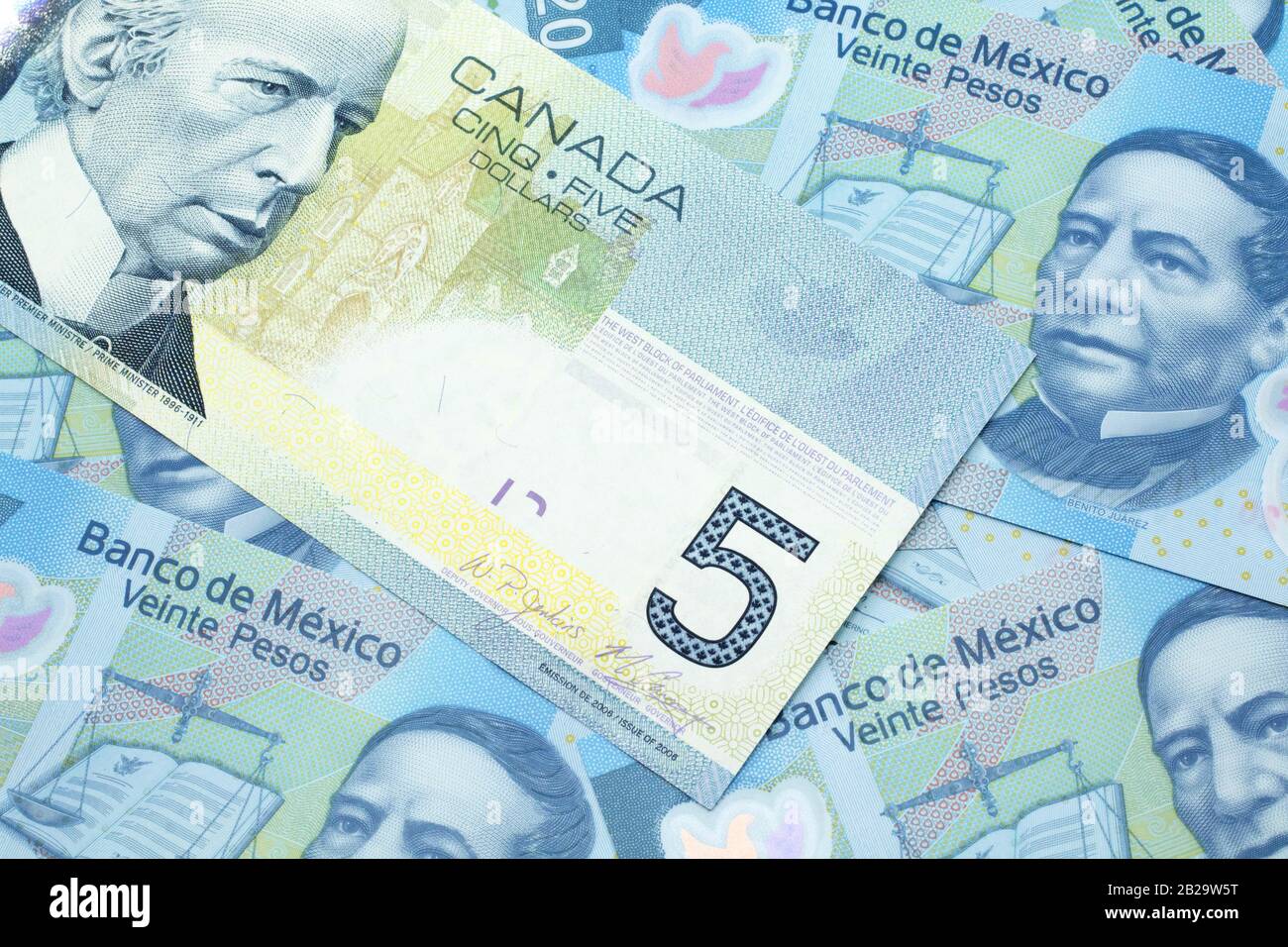 Billete De Veinte Dolares Canadiense Fotos E Imagenes De Stock Alamy