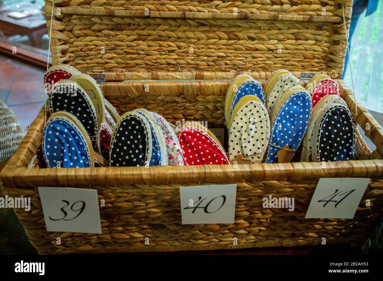 Alpargatas para baile, banquete de boda, Zumarraga, Gipuzkoa, país Vasco,  España Fotografía de stock - Alamy