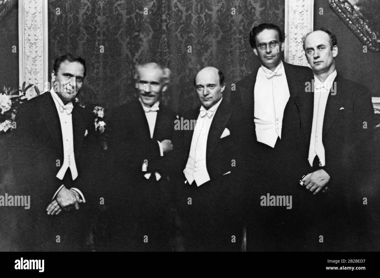 El director Wilhelm Furtwängler en una cena formal en la Embajada de Italia en Berlín con motivo de la visita que Toscanini realizó a la Semana del Arte de Berlín. La foto fue tomada el 28 de mayo de 1930, después del segundo concierto de la Semana del Arte de Toscanini. Wilhelm Furtwaengler, Alemania Foto de stock