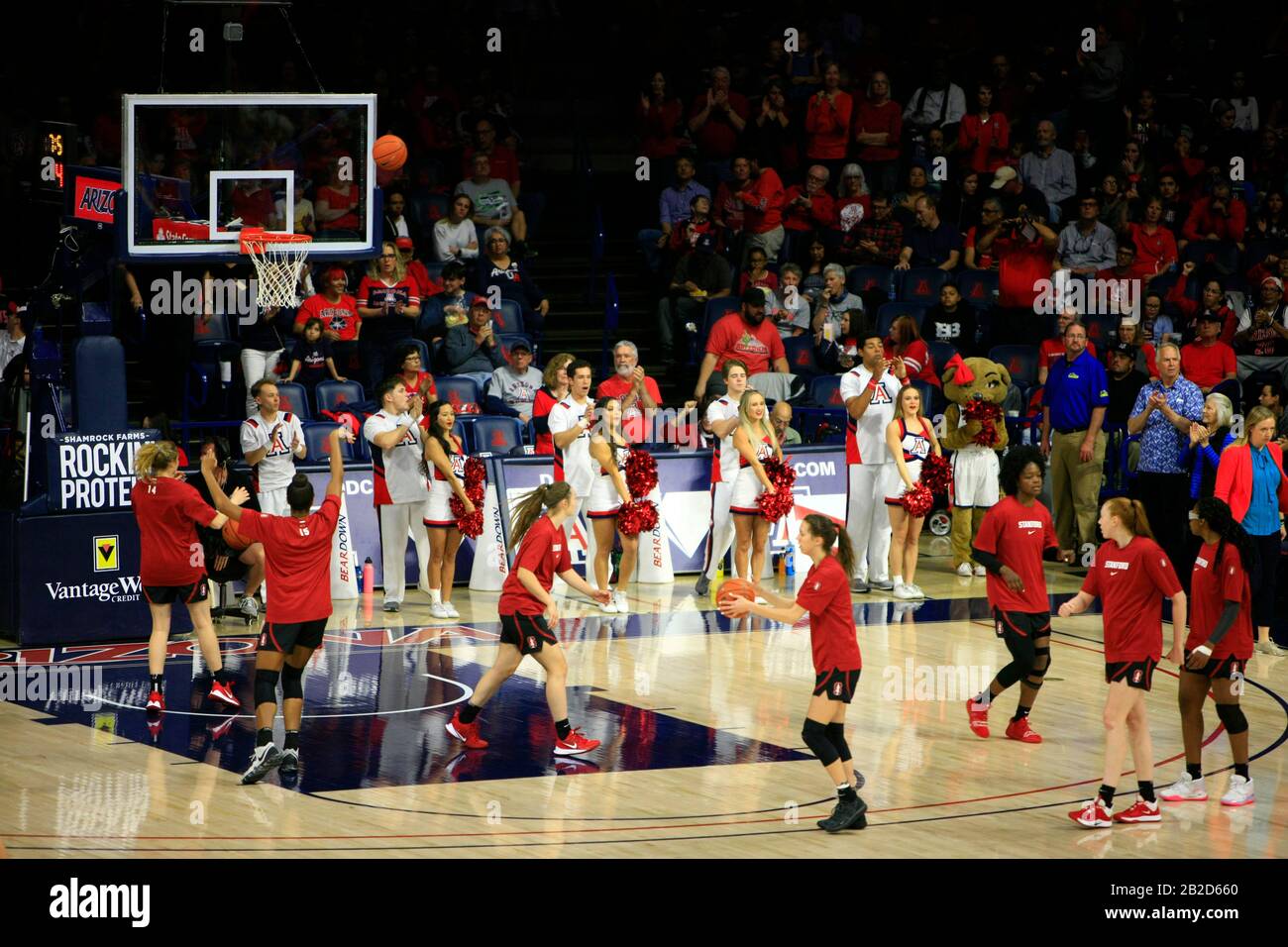 Arizona Vs Stanford Girls University Baloncesto en el UofA McKale