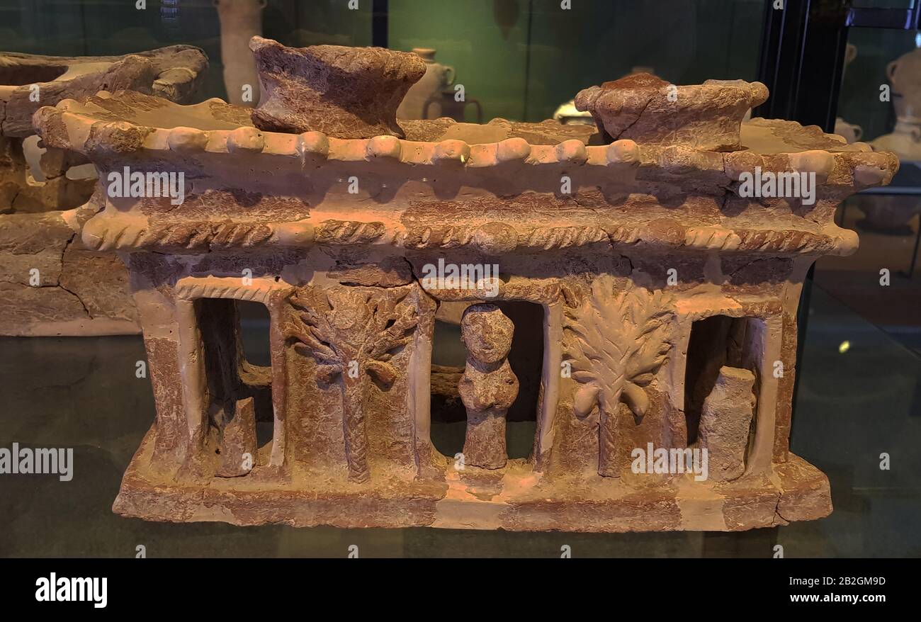 6614. Philistine Cult stand, arcilla decorada, excavaciones de Yavneh (centro de Israel) que data el 9. C. A.C., Edad de Hierro Foto de stock