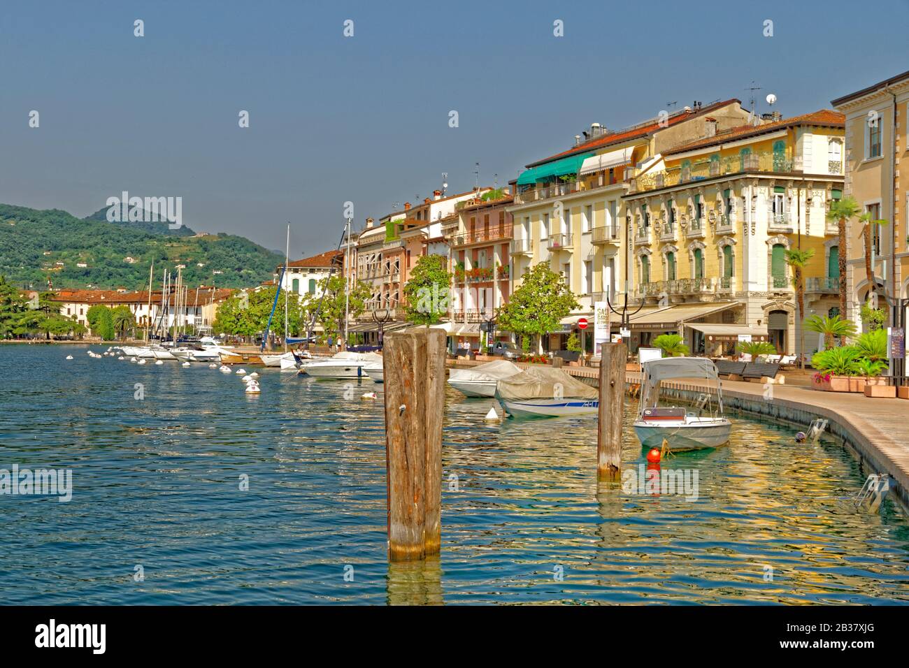 Salo En El Lago De Garda, Provincia De Brescia, Italia. Foto de stock