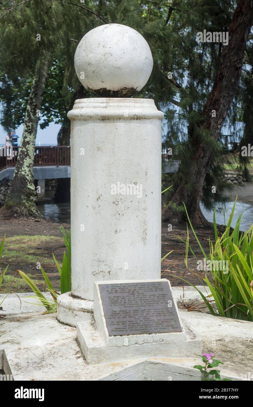 Polinesia Francesa, Islas de la Sociedad, Tahití, punto Venus, monumento conmemorativo al capitán Cook en el tránsito de la observación Venus en 1769 Foto de stock