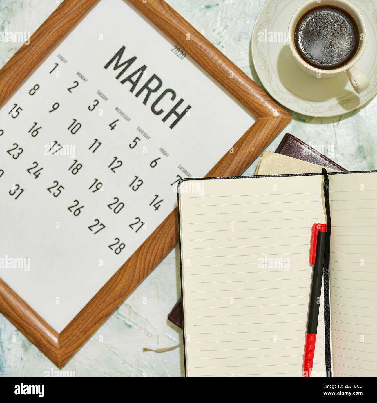 Ver desde arriba hasta el calendario mensual de marzo Foto de stock