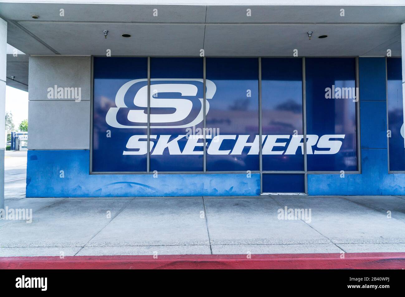 Una fábrica de calzado Skechers en Modesto California USA Fotografía de stock -