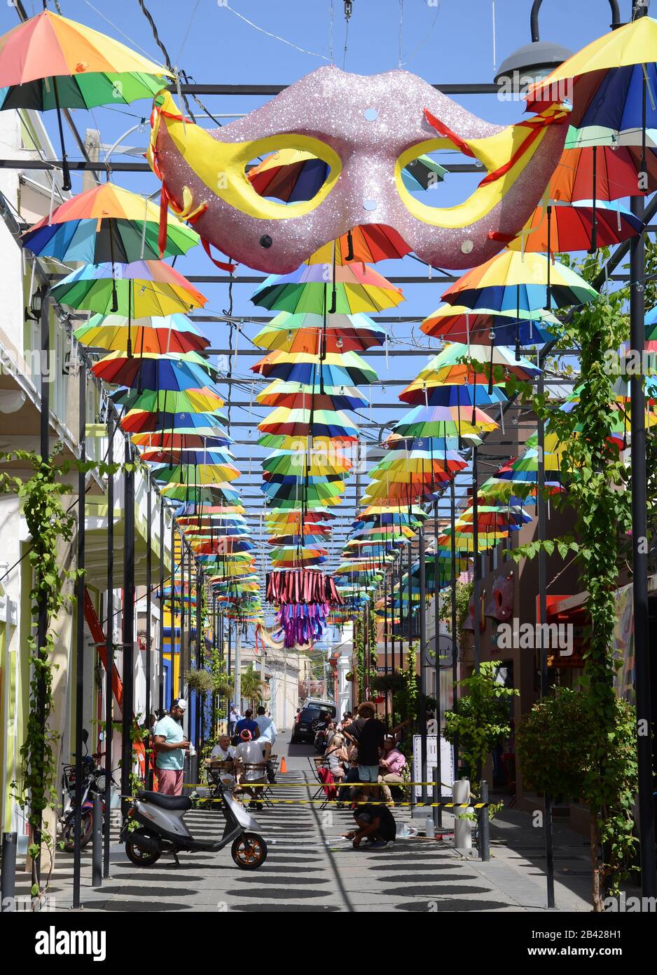 Calle de sombrillas, Puerto Plata, República Dominicana Fotografía de stock  - Alamy