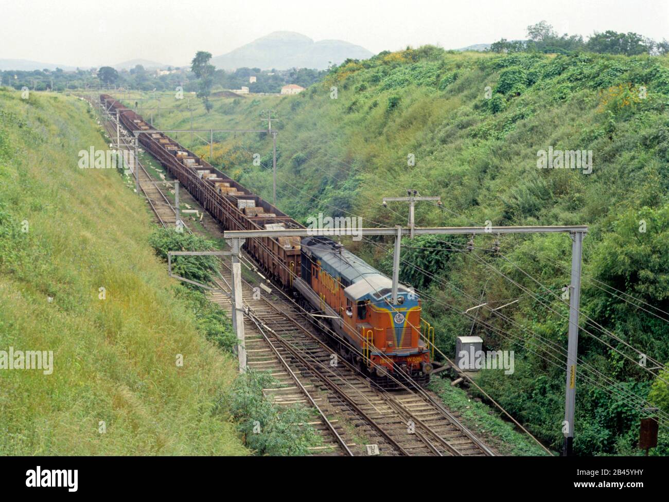Motor diesel, tren de mercancías de ferrocarril, Lonavala, Khandala, Maharashtra, India, Asia Foto de stock