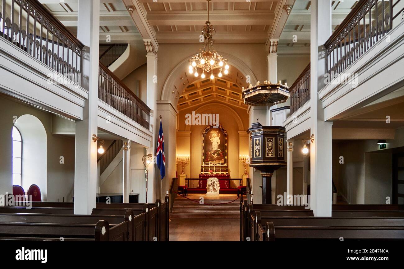 Iglesia evangélica luterana de islandia fotografías e imágenes de alta  resolución - Alamy