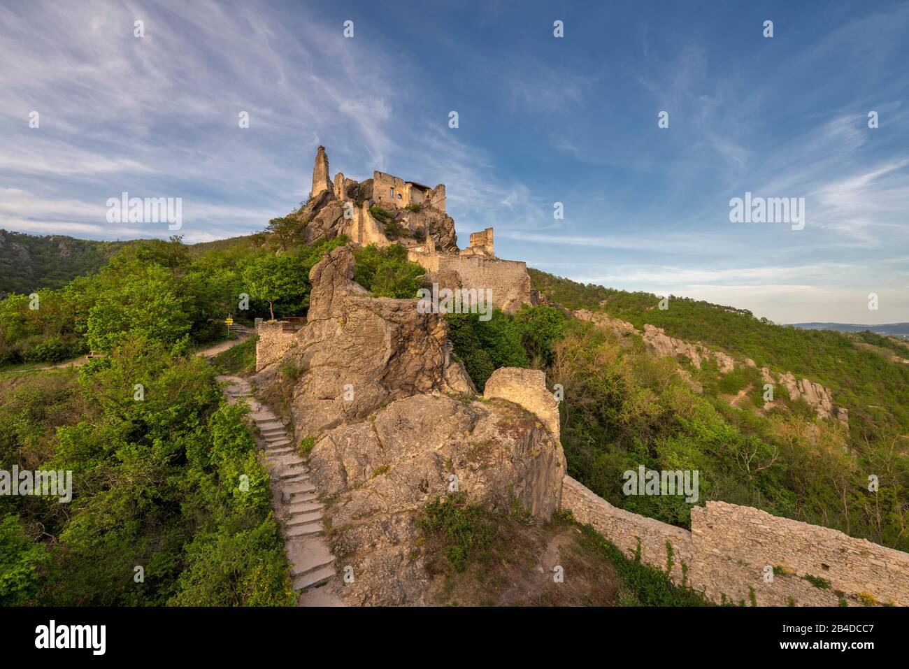 Dürnstein, Wachau, Waldviertel, Krems, Baja Austria, Austria, Europa. Las ruinas del castillo Dürnstein Foto de stock