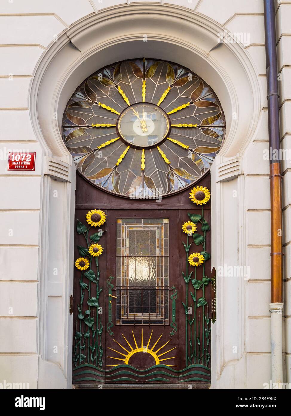 Puerta Art Nouveau. Praga. República Checa Fotografía de stock - Alamy