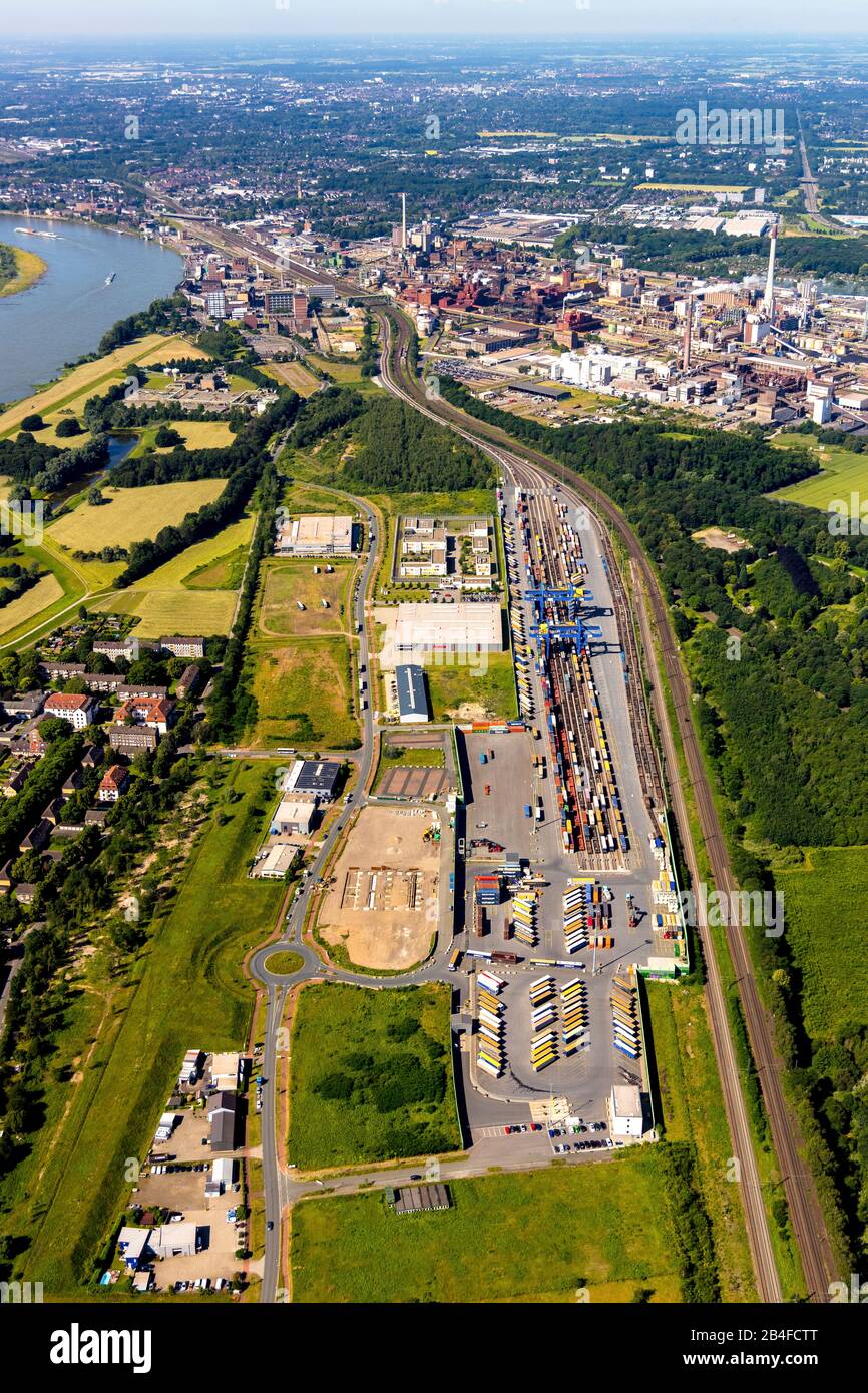 Vista aérea de la ubicación logística Hohenbudberg Logport III, Logport Hohenbudberg perteneciente al puerto de Duisburg, Duisburg en Duisburg-Hohenbudberg en el Rin en la zona de Ruhr en el estado federal de Renania del Norte-Westfalia en Alemania. Foto de stock