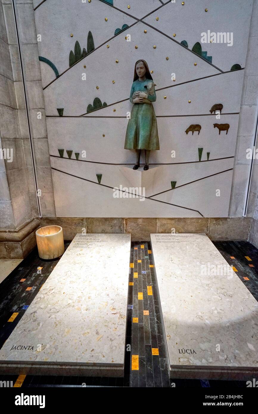 Europa, Portugal, región Centro, Fátima, santuario católico, tumba de