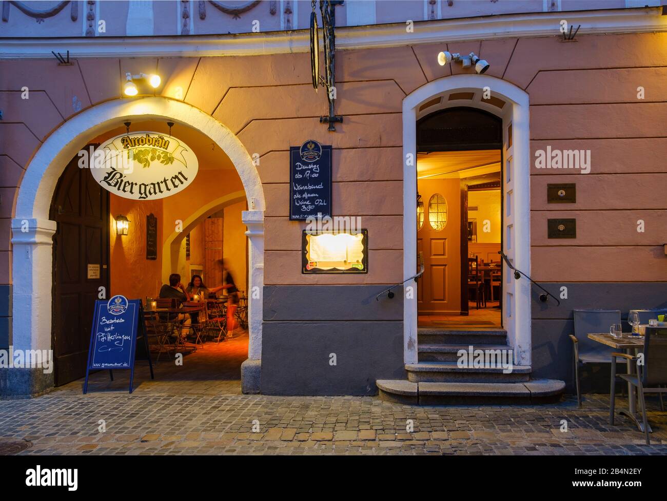 Restaurante Gravenreuther En Altstadt, Regensburg, Upper Palatinate, Baviera, Alemania Foto de stock