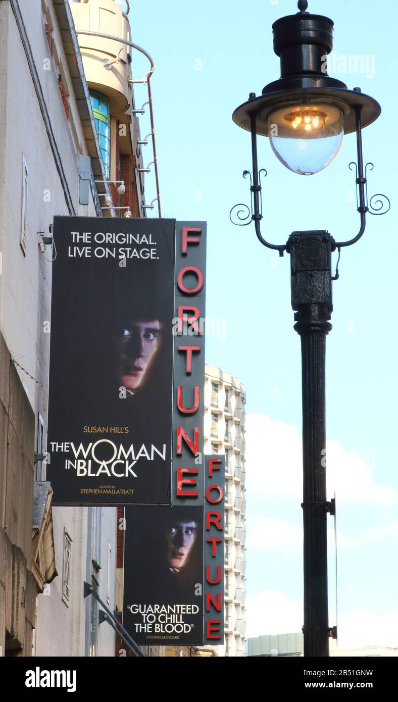 El Teatro Fortune En Russell Street Es El Hogar Actual De La Mujer En Negro En El Hogar Londinense Del Teatro El West End Algunas De Las Producciones Mas Famosas Del