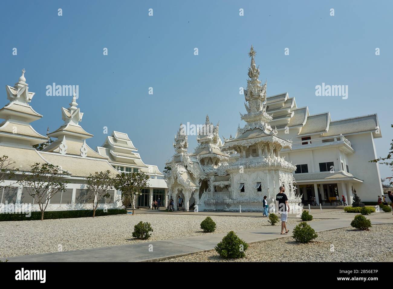 Chiang Rai, Tailandia - Febrero.10.2020: Templo Blanco Rong Khun Templo, Chiang Rai Provincia Al Norte De Tailandia Foto de stock