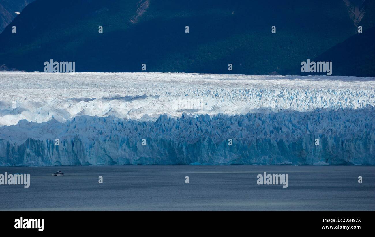 Iceberg Above Below Water Fotos E Imagenes De Stock Alamy