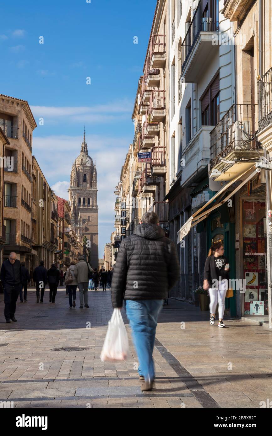 Salamanca, España; 21 De Abril De 2019; Ciudad Vieja De Salamanca - Ciudad Declarada Patrimonio De La Humanidad Por La Unesco. Foto de stock