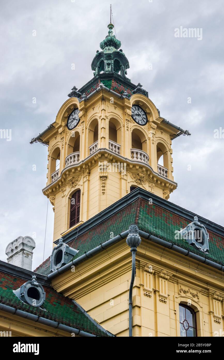 Torre del ayuntamiento, estilo neobaroque, en la plaza Szeged, en la región sur de la Gran llanura húngara, condado de Csongrad, Hungría Foto de stock