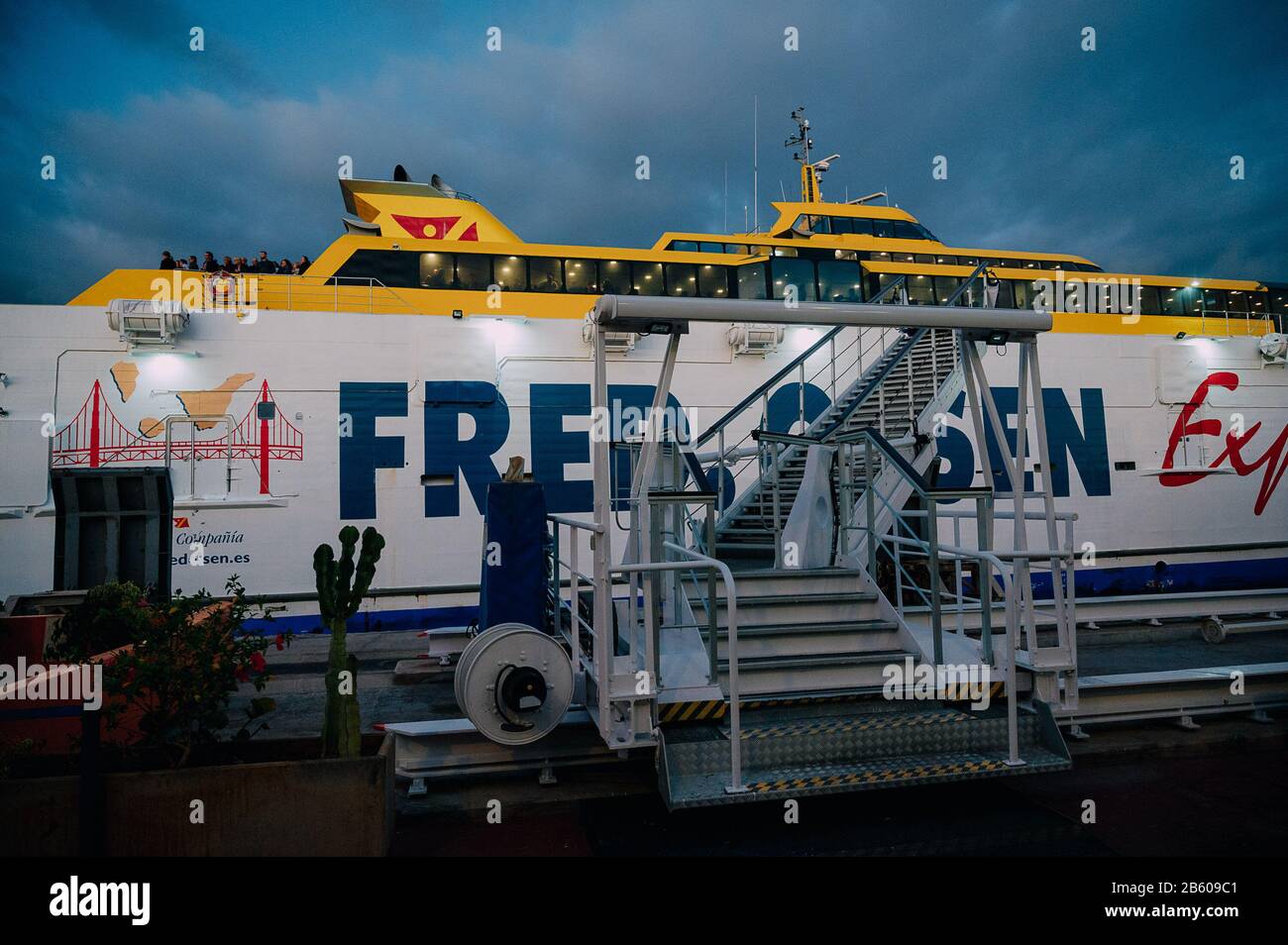 Fred Olsen Express ferry desde Tenerife a la Gomera Fotografía de stock -  Alamy