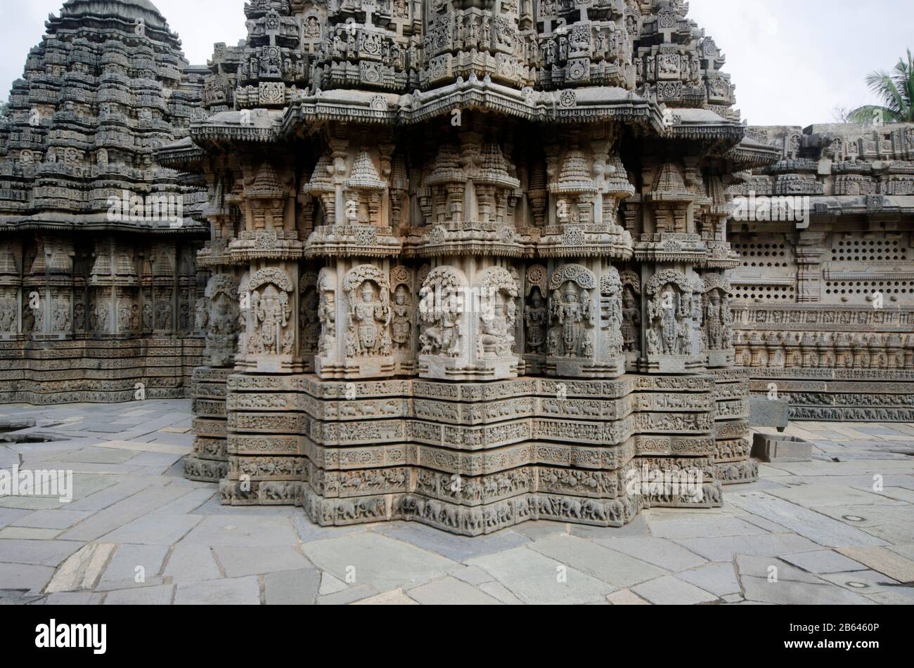 El Templo de Chennakesava, es un templo hindú de Vaishnava a orillas del río Kaveri, Somanathapura, Karnataka, India Foto de stock