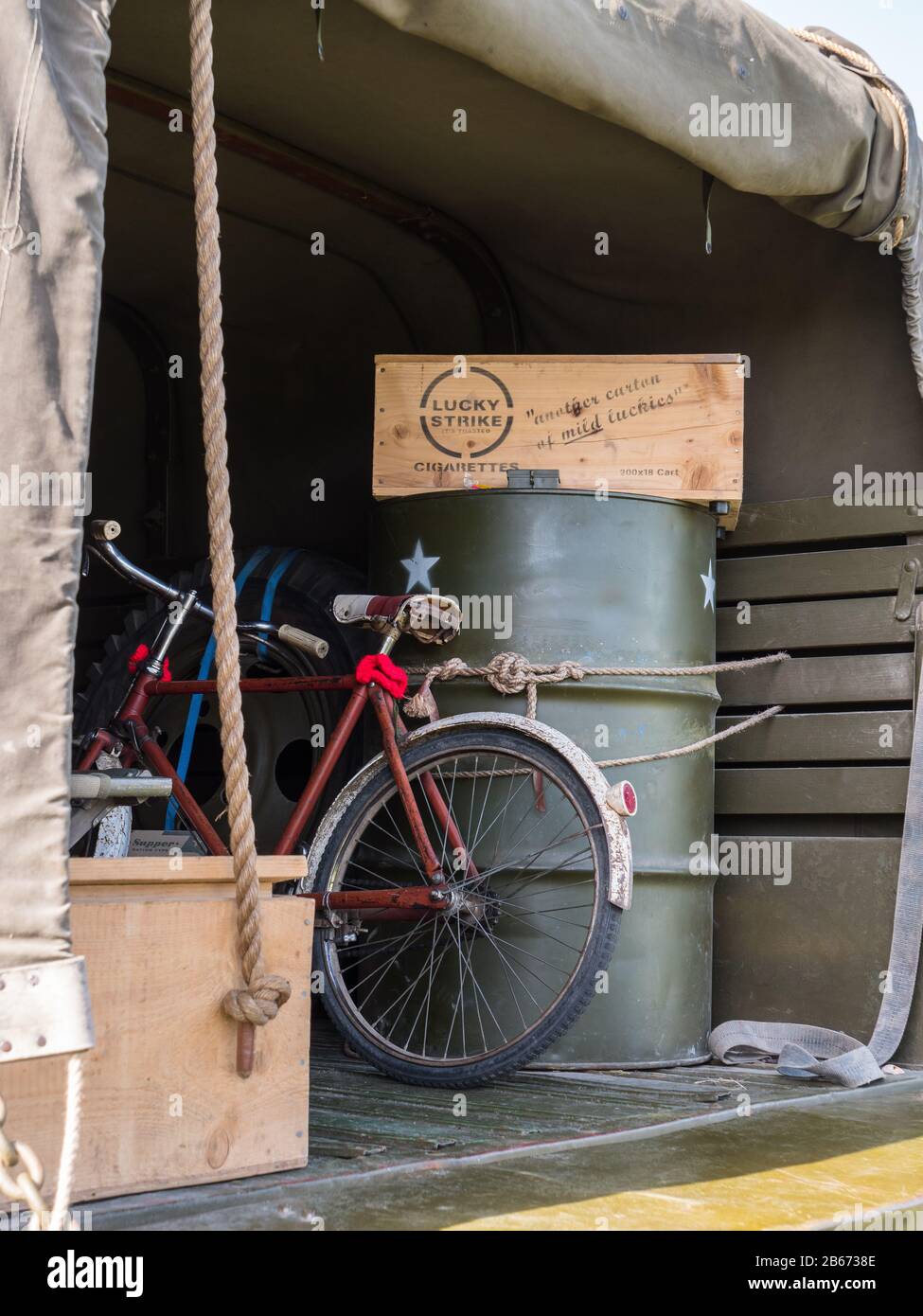 Bicicleta militar fotografías e imágenes de alta resolución - Alamy