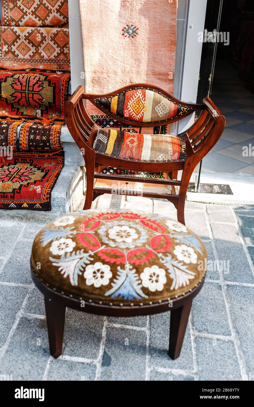 silla clásica oriental ornamento tradicional turco Fotografía de - Alamy