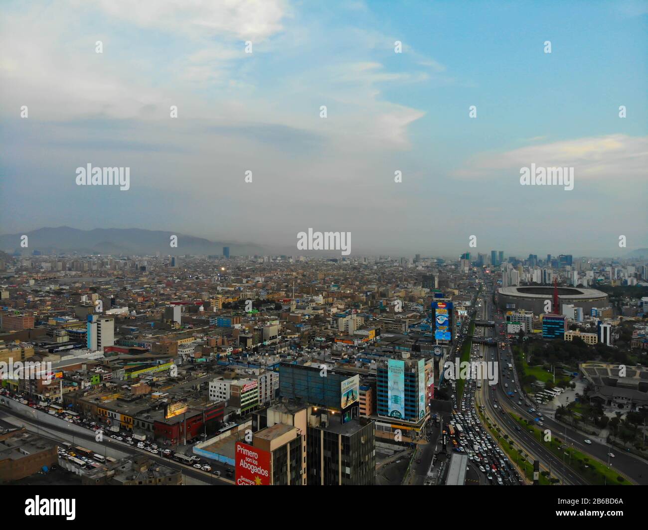 Lima Perú Antiguo centro de negocios de la capital peruana, foto tomada del cielo con un drone Foto de stock