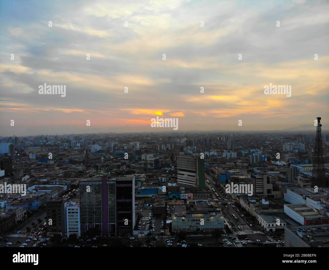 Lima Perú Antiguo centro de negocios de la capital peruana, foto tomada del cielo con un drone Foto de stock