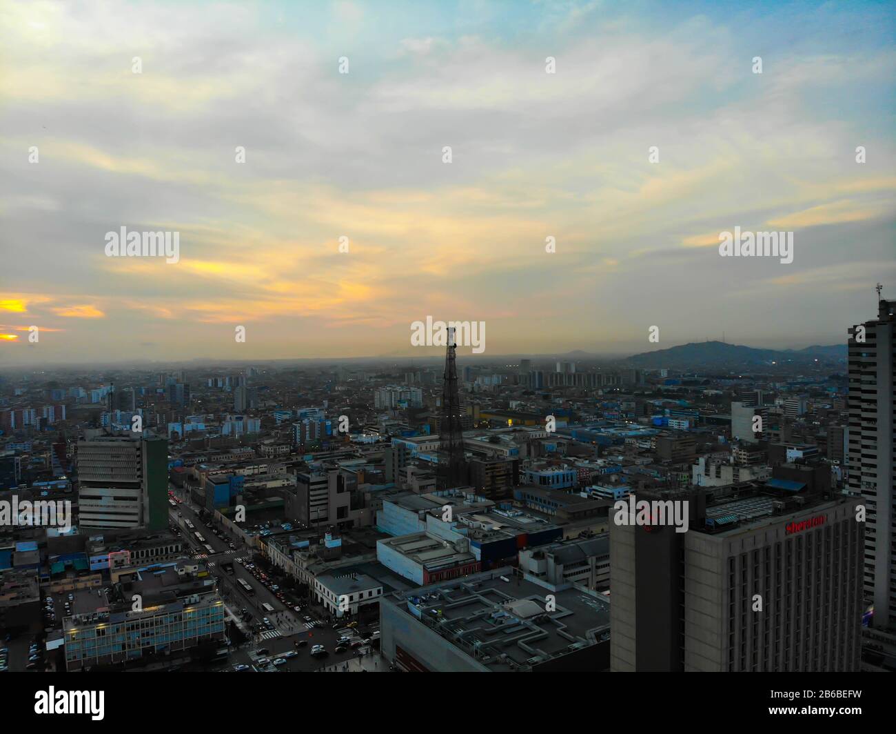 Lima Perú Antiguo centro de negocios de la capital peruana, foto tomada del cielo con un drone Foto de stock