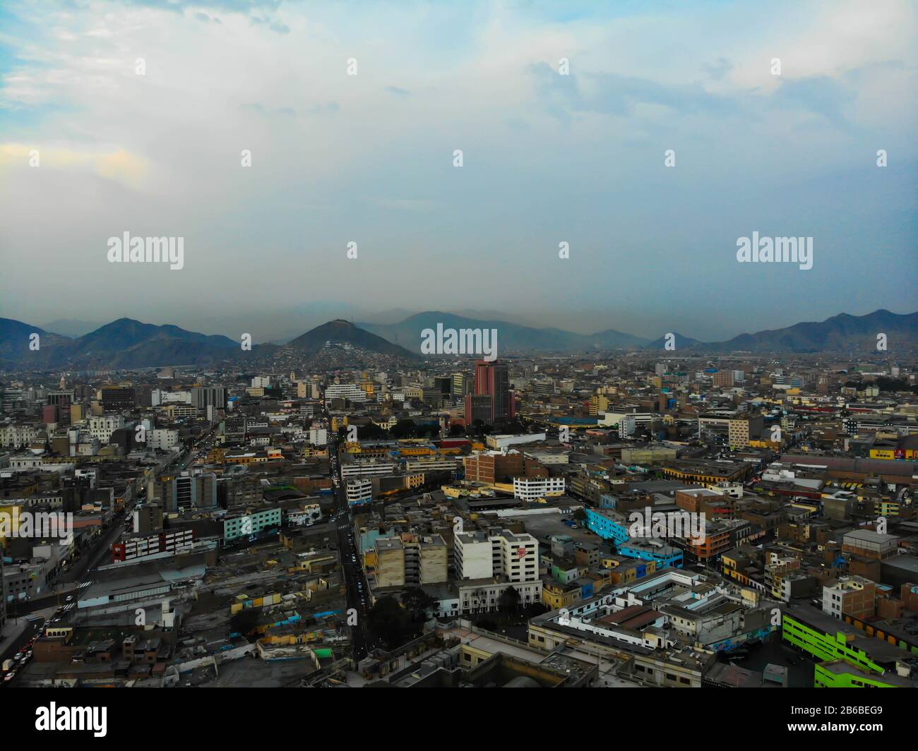 Lima Perú Antiguo centro de negocios de la capital peruana, foto tomada del cielo con un drone Foto de stock