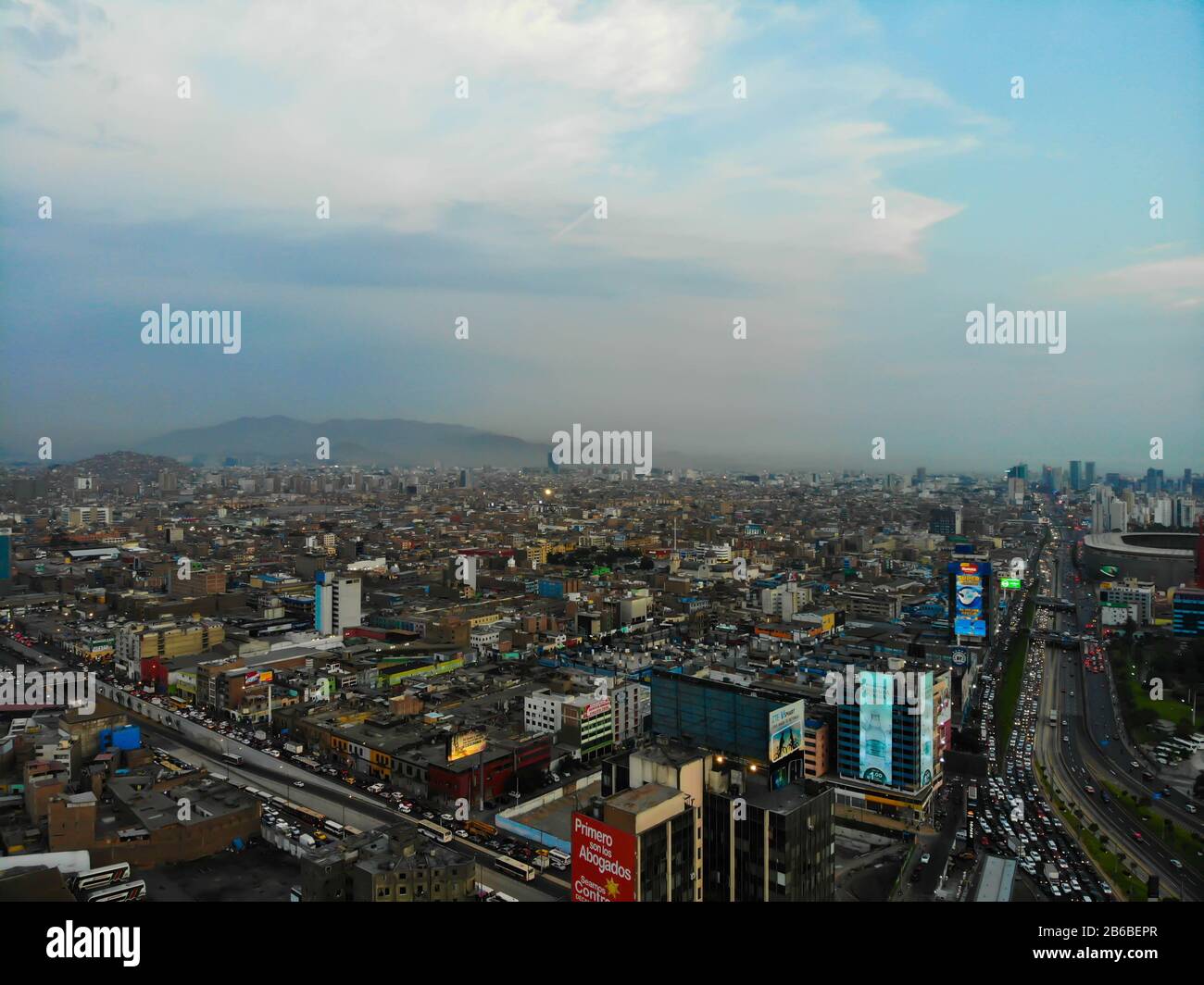 Lima Perú Antiguo centro de negocios de la capital peruana, foto tomada del cielo con un drone Foto de stock