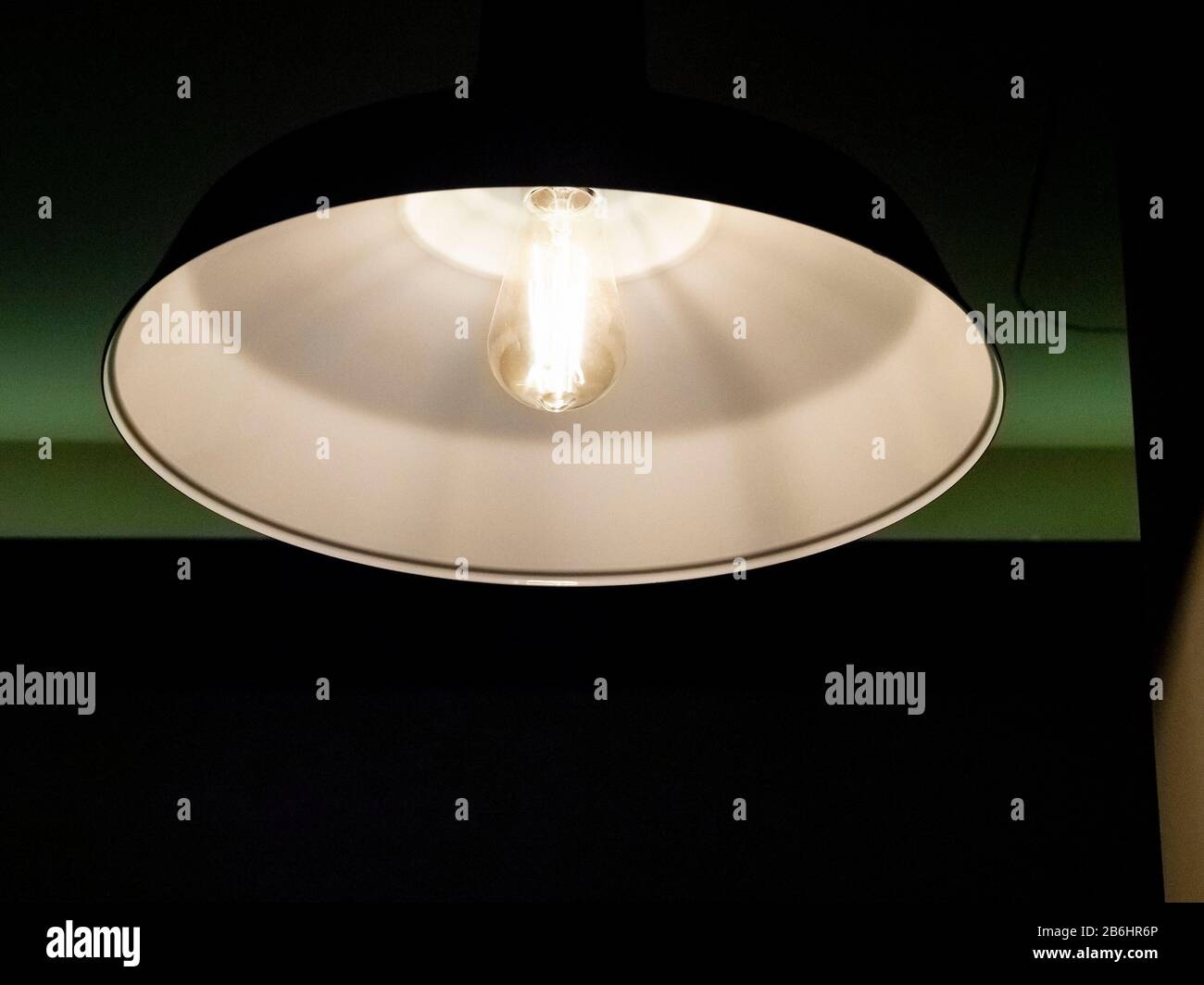 Interrogation lamp fotografías e imágenes de alta resolución - Alamy