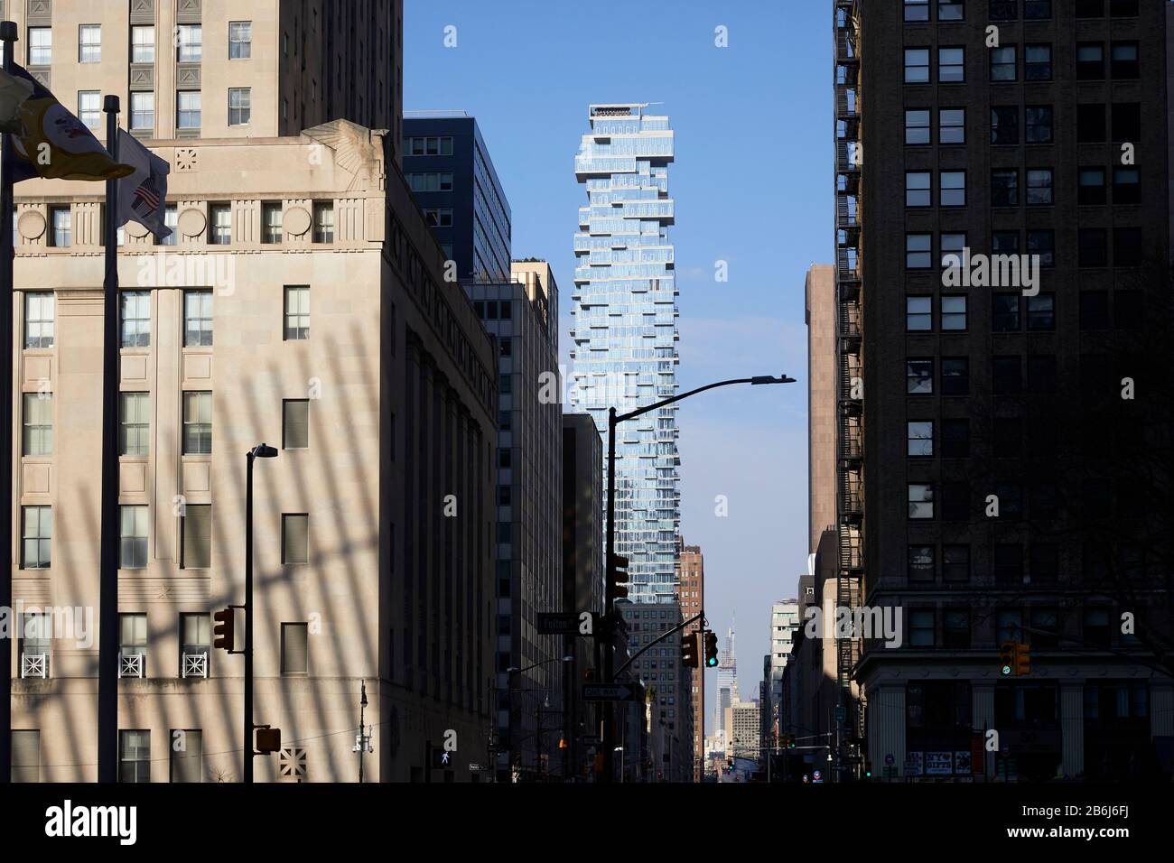 Nueva York ciudad Manhattan 56 Leonard Street 57-story skyscrape la firma Suiza de la arquitectura Herzog & de Meuron describió el edificio como casas apiladas en th Foto de stock