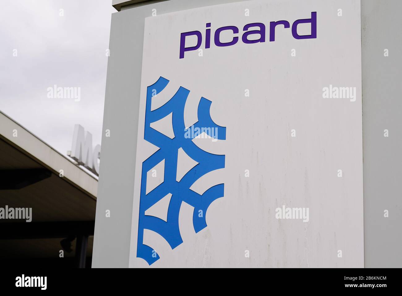 Burdeos , Aquitania / Francia - 11 18 2019 : Picard logo tienda  supermercado tienda empresa tienda Marca fabricación distribución productos  congelados Fotografía de stock - Alamy