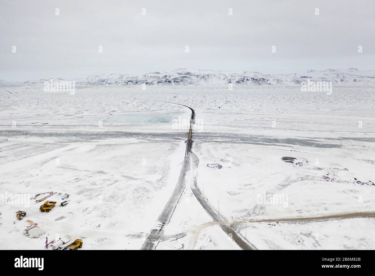 Invierno cerca de la central hidroeléctrica de Sultartangavirkjun, tierras altas centrales, Islandia Foto de stock