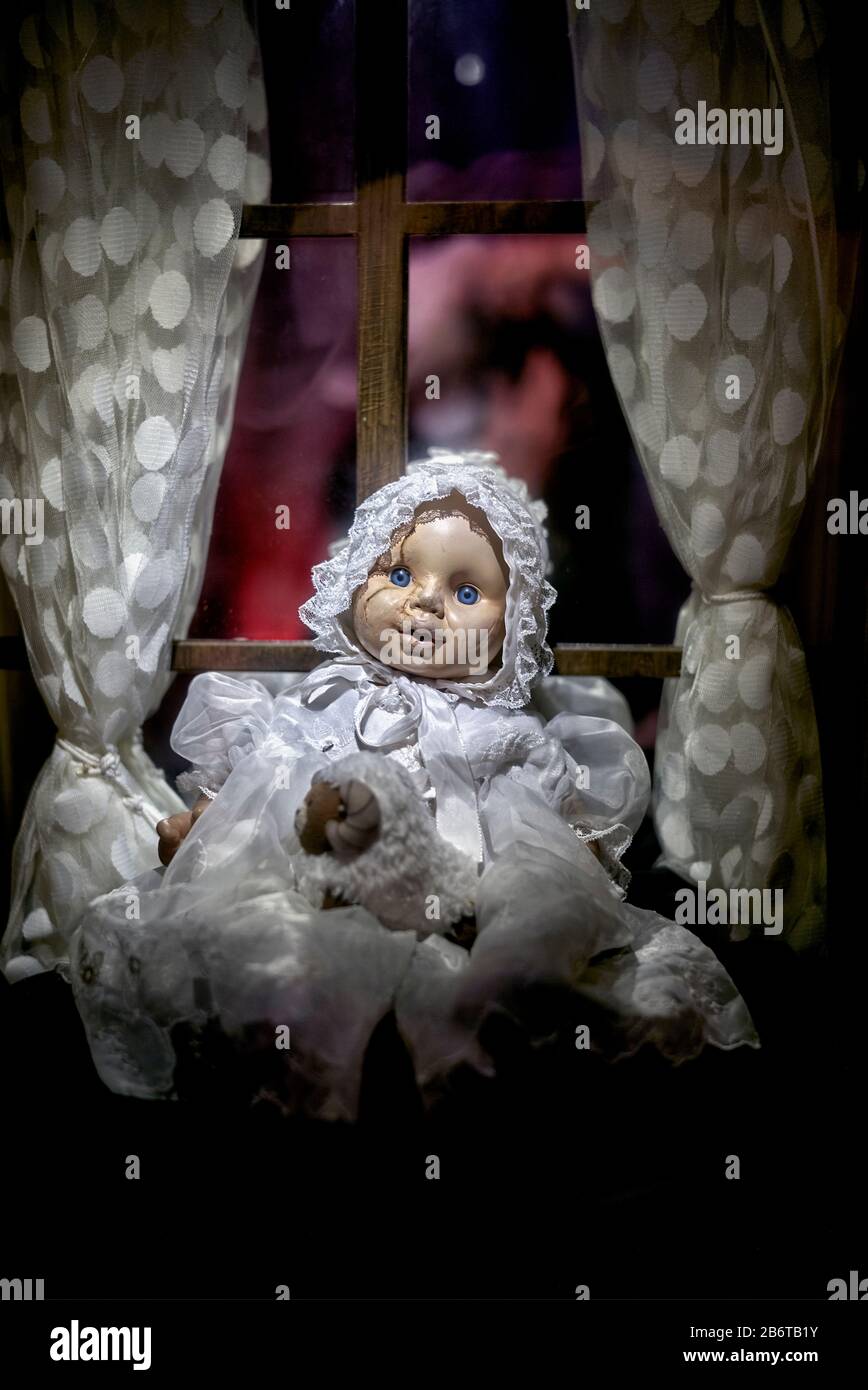 Muñecas de miedo Fotografía de stock - Alamy