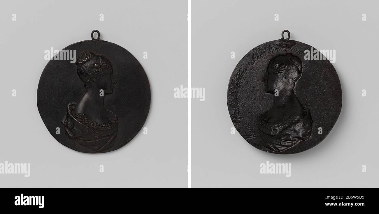 Huwelijk van Willem Frederik George Lodewijk, erfprins der Nederlanden en Anna Paulowna, grootvorstin van Rusland te St Petersburg Saquette aan draagoog. Voorzijde: Borstststststststuk vrouw naar rechts; daaronder: Signatuur. Keerzijde: Opschrift: Anna Paulowna, Kronprinzess der Niederlande. Fabricante : Leonhard PoschPlaats Fabricación: Berlijn Dating: 1816 material: Berlijns ijzer ijzer Techniek: Gieten Dimensiones: H 9 cm. (se ha encontrado el draagoog) × d 8,3 cm. × g 95,16 gr Fecha: 1816-10-17 - 1816-10-17 Foto de stock