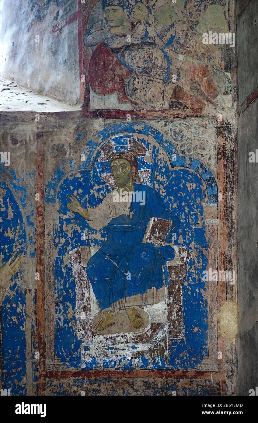 Fresco de Giorgi IV Lasha, hijo de la reina georgiana Tamara, Northwand de la iglesia de San Nicolás. Monasterio de Kintsvisi, región de Shida Kartli, Georgia Foto de stock
