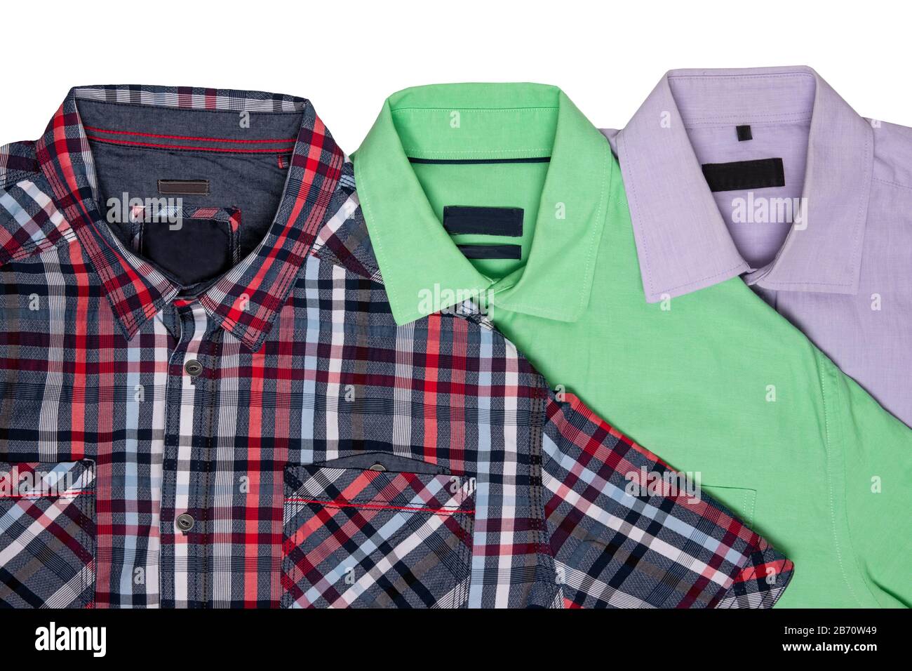 Camisas aisladas. Conjunto de o camisa a cuadros, una camisa verde y una camisa rosa para hombres aislados sobre un fondo blanco. de verano de la ropa hombre
