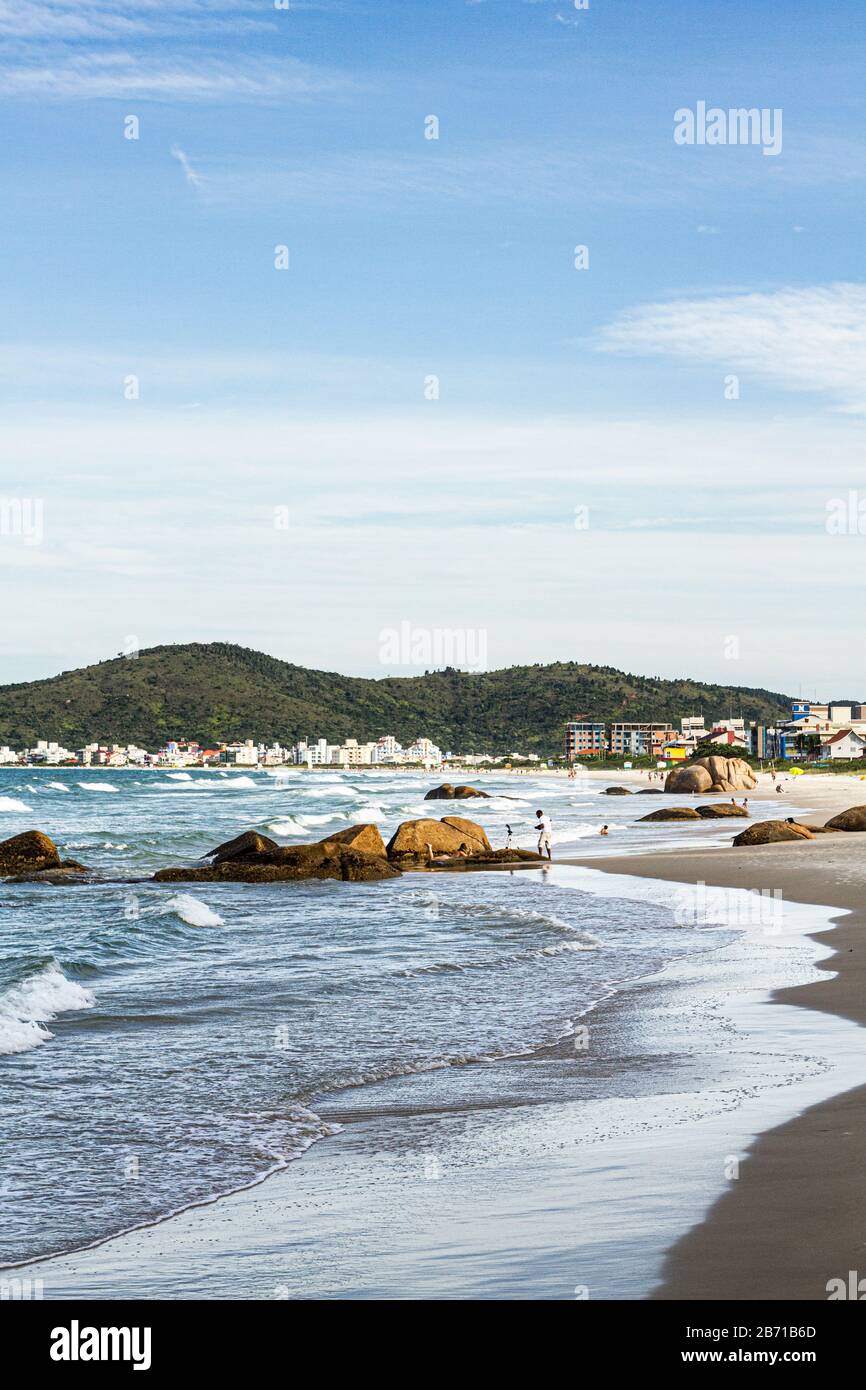 Playa de Palmas. Gobernador Celso Ramos, Santa Catarina, Brasil Fotografía  de stock - Alamy