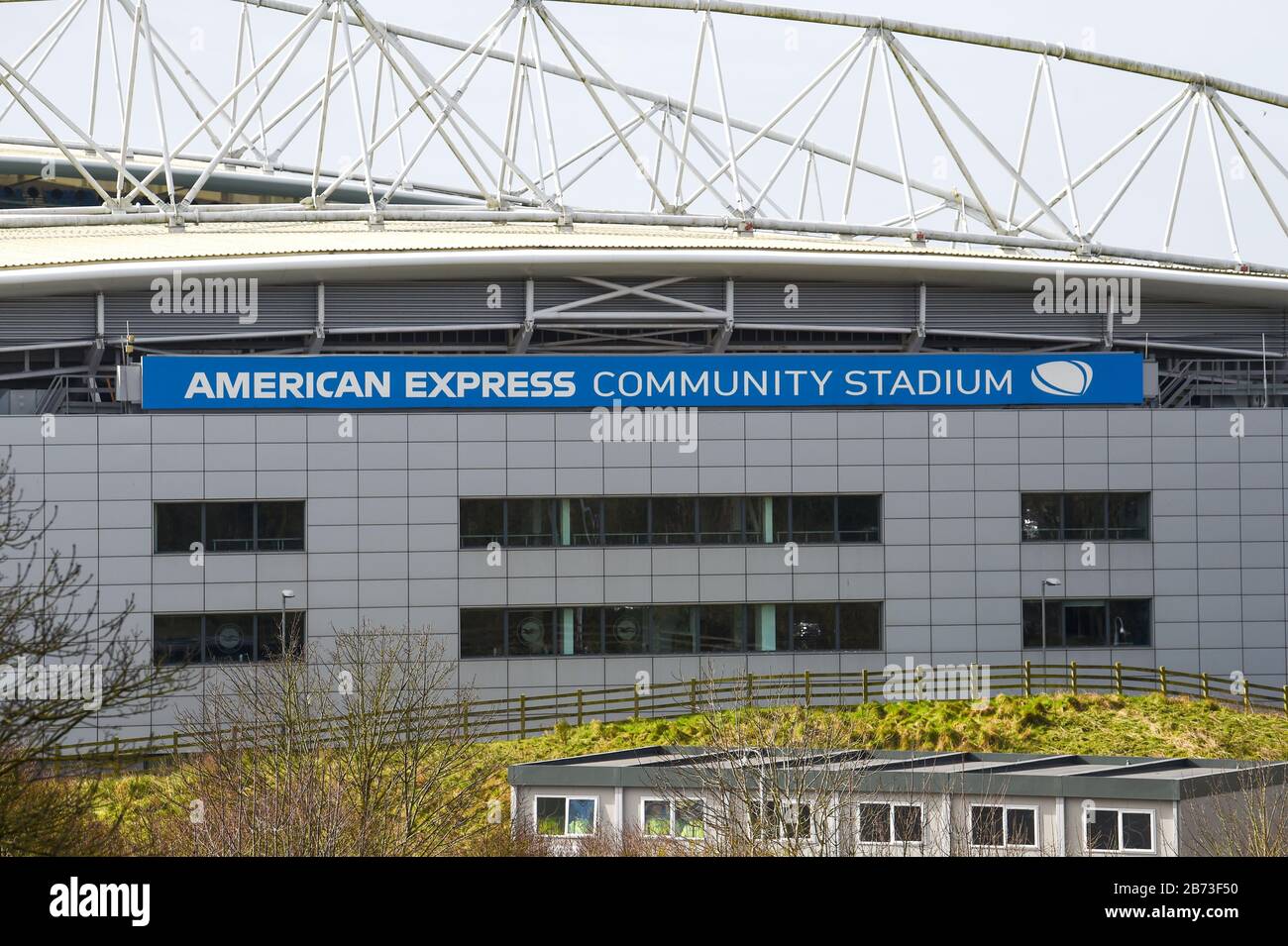 Brighton Reino Unido 13 De Marzo De 2020 - El Estadio De La Comunidad De  American Express (Amex Stadium) En Brighton esta mañana después de que se  anunciara el partido de Brighton