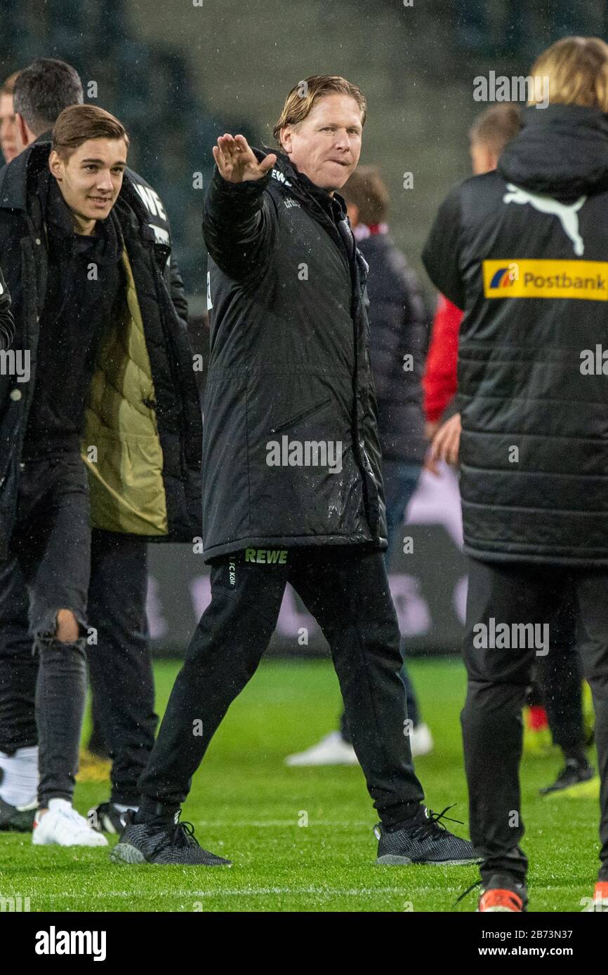 Markus GISDOL (entrenador, K) está decepcionado, decepcionado, desilusionado, triste, frustrado, frustrado, frustrado, toda la figura, formato retrato, fútbol 1. Bundesliga, 21. Matchday, Borussia Monchengladbach (MG) - 1.FC Colonia (K ) 2: 1, el 11 de marzo de 2020 en Borussia Monchengladbach/Alemania. | uso en todo el mundo Foto de stock