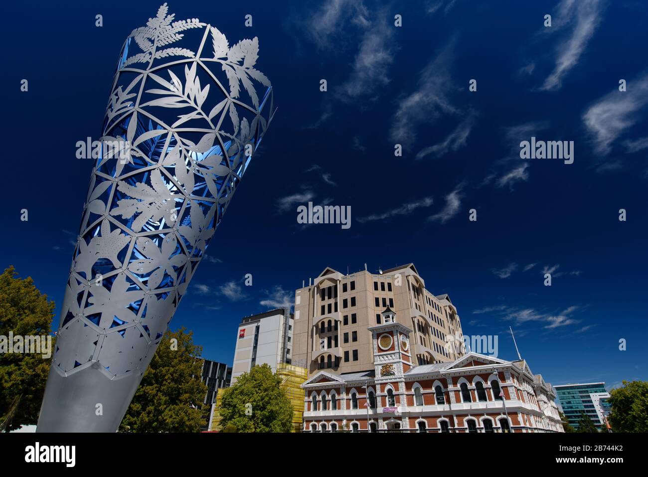 La escultura del Cáliz, Plaza de la Catedral, Christchurch, Nueva Zelanda Foto de stock